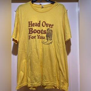 Ladies Graphic Tee, xl in yellow. Fun tee! Soft cotton
